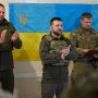 Πόλεμος στην Ουκρανία: Επίσκεψη Ζελένσκι στο Ντονμπάς