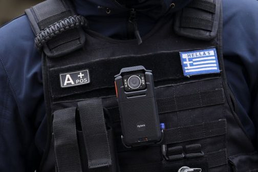 Θεσσαλονίκη: Μέλος της Χρυσής Αυγής ο 34χρονος αστυνομικός; – Οι καταγγελίες των Ρομά