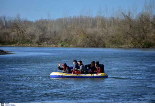 Εβρος: Συναγερμός για ομάδα μεταναστών σε νησίδα – Ανήκει στην τουρκική επικράτεια