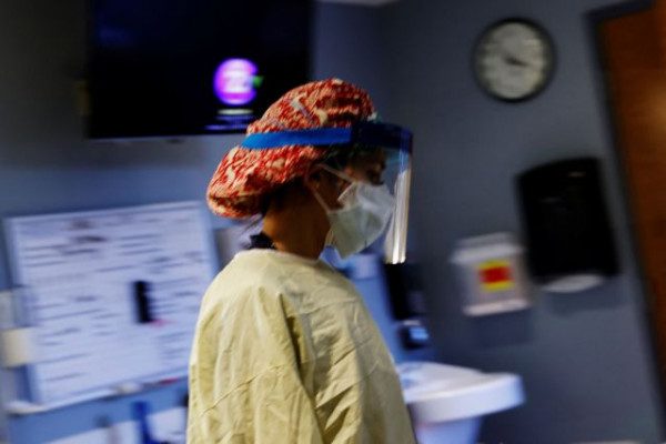 Υγειονομικοί σε αναστολή: Πώς θα επιστρέψουν στην εργασία τους – Η εισήγηση της επιτροπής