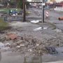 Κατερίνη: Εσπασαν τον δρόμο για να μην πλημμυρίσουν οι κάτοικοι