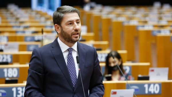 Ανδρουλάκης στην Ευρωβουλή: Εμπάργκο όπλων και κυρώσεις που θα πλήξουν το καθεστώς Ερντογάν