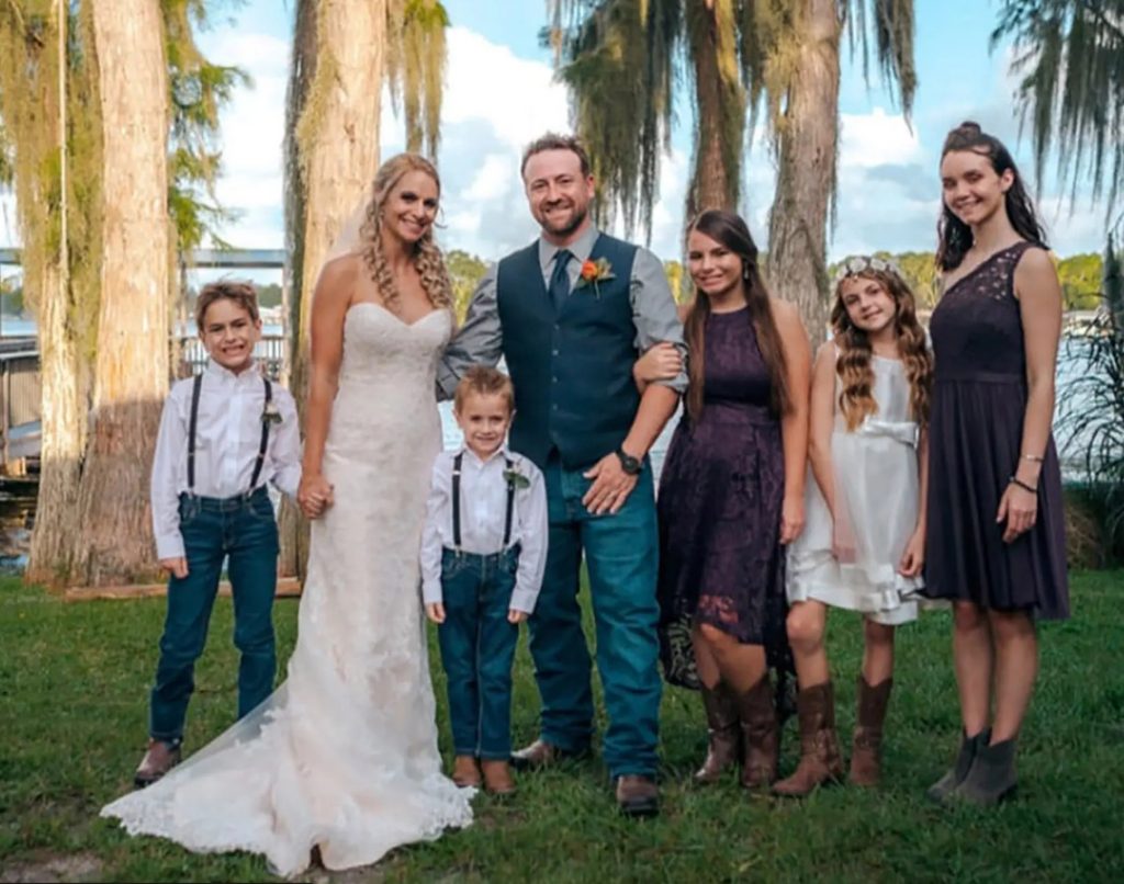 Μητέρα πέντε παιδιών κάηκε ζωντανή στην αυλή του σπιτιού της