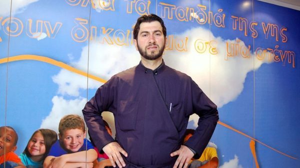 Κιβωτός του Κόσμου: «Εμφανίστηκαν» ο πατέρας Αντώνιος και η πρεσβυτέρα