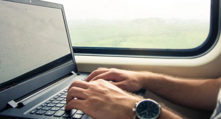 Κίνα: Πρόστιμο σε επιβάτη επειδή έγειρε το κάθισμά του στο τρένο προς τα πίσω