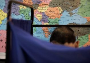 ΠΑΣΟΚ: «Ποιος θα πάρει την ευθύνη να οδηγεί τη χώρα συνέχεια σε εκλογές;», αναρωτιέται ο Οδυσσέας Κωνσταντινόπουλος