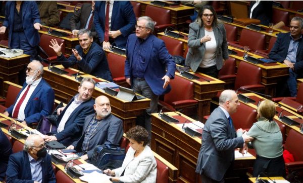 ΝΔ: Εποχές Χρυσής Αυγής όσα έγιναν σε βάρος της Φωτεινής Πιπιλή από βουλευτή του ΣΥΡΙΖΑ