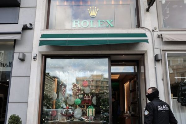 Ληστεία στη Rolex: Στους στύλους του Ολυμπίου Διός βρέθηκε η μία μηχανή των ληστών