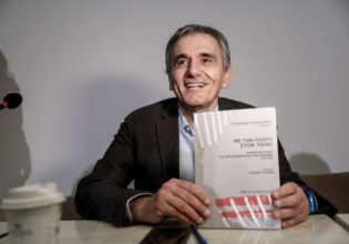 Το παρασκήνιο της παρουσίασης του βιβλίου του Τσακαλώτου