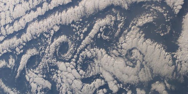 Στρόβιλοι Von Karman καταγράφηκαν στο Αιγαίο