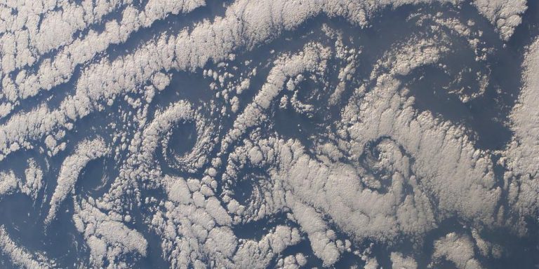 Στρόβιλοι Von Karman καταγράφηκαν στο Αιγαίο