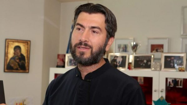 Κιβωτός του Κόσμου: Τα δίδυμα από το Κονγκό που υιοθέτησαν o π. Αντώνιος και η πρεσβυτέρα και η τραγική ιστορία τους [Βίντεο]