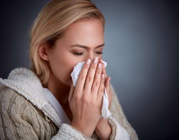 Χριστούγεννα με κύμα ιογενών λοιμώξεων – Ποιες ηλικίες «σαρώνει» η γρίπη