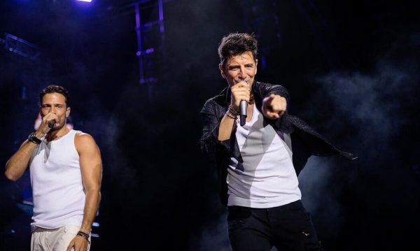 MadWalk 2022: Σάκης Ρουβάς και Κωνσταντίνος Αργυρός έβαλαν «φωτιά» στη σκηνή των MadWalk και… προκάλεσαν σοκ