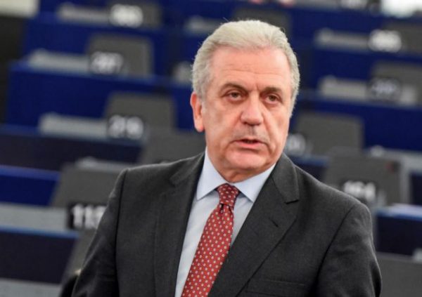 Δημήτρης Αβραμόπουλος: Τι απαντά για τη συμμετοχή και την αμοιβή στην ΜΚΟ του Παντσέρι