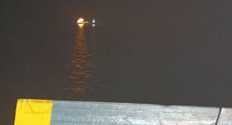 Αιγαίο: Κρατούμενος έπεσε στη θάλασσα από το Νήσος Σάμος – Ερευνες για τον εντοπισμό του