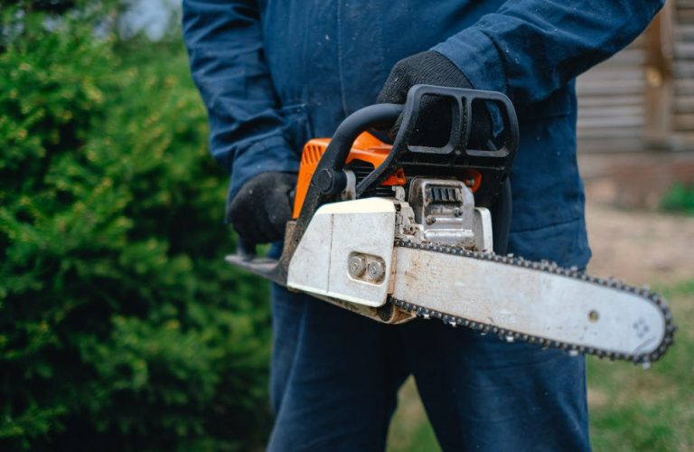 Βόλος:  Σε σοκ η δημοτική υπάλληλος που δέχτηκε επίθεση με αλυσοπρίονο