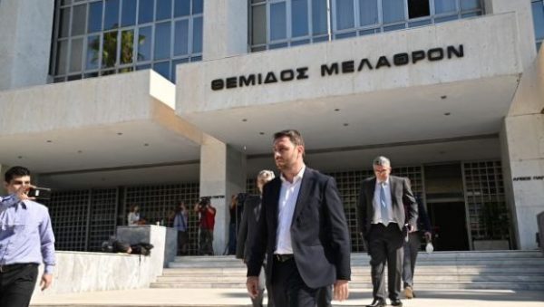ΠΑΣΟΚ: Βλέπουν νέο κύκλο στην «απόπειρα συσκότισης και συγκάλυψης»