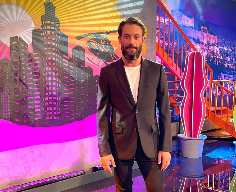 Ο Αντίνοος Αλμπάνης σε μια ανατρεπτική συνέντευξη