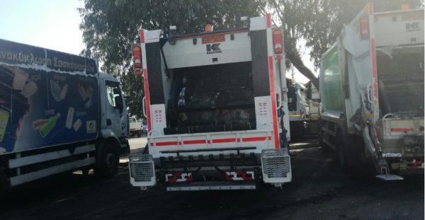 Ηράκλειο: Σε κρίσιμη κατάσταση o εργαζόμενος που έπεσε από απορριμματορόφο του δήμου