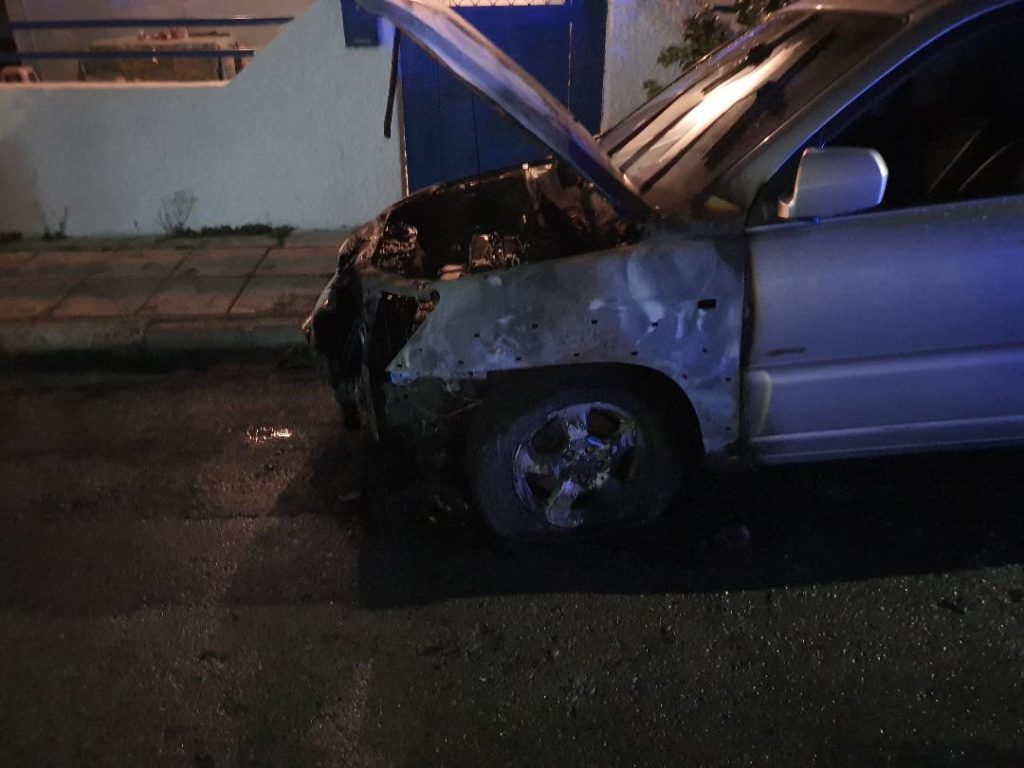 Εμπρηστική επίθεση σε αντιπροσωπεία αυτοκινήτων στην Υμηττού