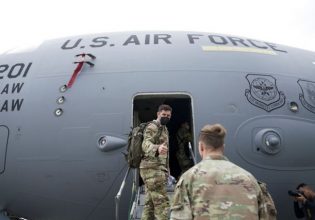 ΗΠΑ: Πιο κοντά σε αμυντικό προϋπολογισμό-ρεκόρ ύψους 858 δισ. δολαρίων