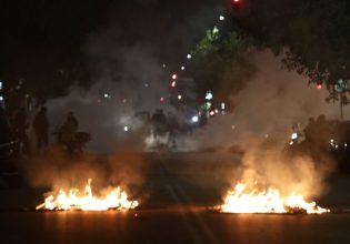 ΕΛ.ΑΣ.: 10 αστυνομικοί τραυματίες από σκάγια και αντικείμενα σε ολονύχτια επεισόδια με Ρομά