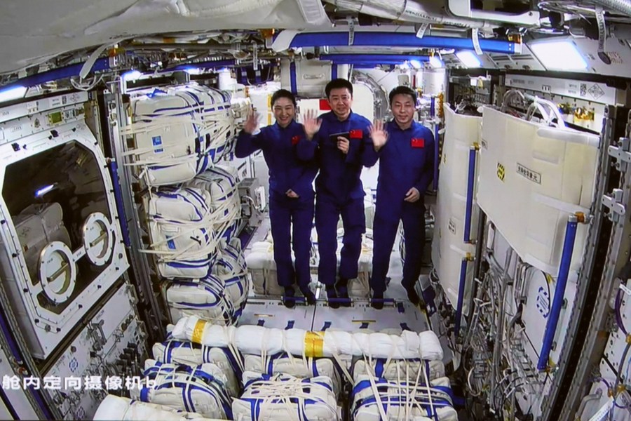 Κίνα: Τρεις Κινέζοι αστροναύτες επιστρέφουν στη Γη με επιτυχία