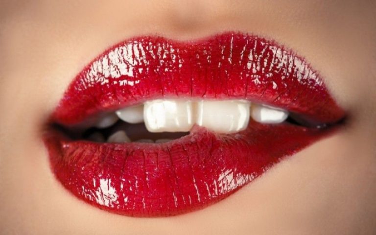 Πασίγνωστη παίκτρια ελληνικής ομάδας τα παράτησε όλα και το γύρισε στα «ροζ» βίντεο – Βγάζει τρελά λεφτά