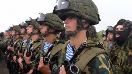 Αλεξάντρ Λουκασένκο: Με την Ρωσία «προετοιμαζόμαστε σαν μια ενιαία δύναμη, ένας ενιαίος στρατός»