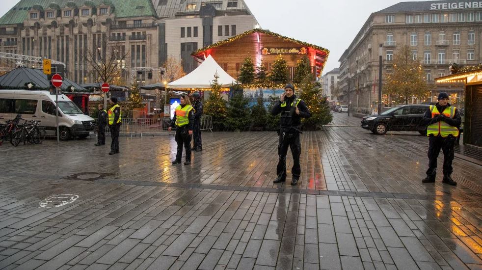 Γερμανία: Συναγερμός στις Αρχές – Εκκενώθηκαν οι χριστουγεννιάτικες αγορές του Ντίσελντορφ