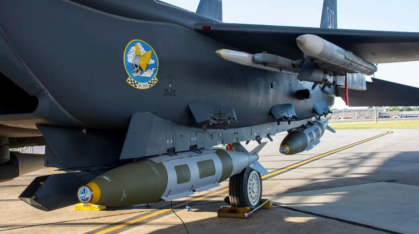 ΗΠΑ: Θα προμηθεύσουν την Ουκρανία με κιτ μετατροπής βομβών σε «έξυπνες»