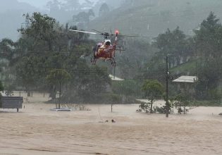 Βραζιλία: 2 νεκροί, δεκάδες αγνοούμενοι και χιλιάδες εκτοπισμένοι λόγω κύματος κακοκαιρίας