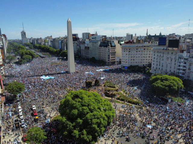 Η Αργεντινή προσκυνά τον Λιονέλ Μέσι - Ο νέος... θεός της χώρας