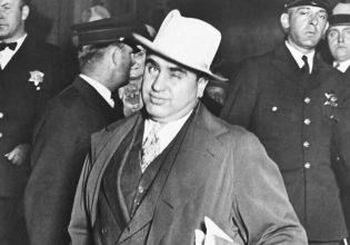 Τα Χριστούγεννα που μαφιόζοι του Αλ Καπόνε γέμισαν την αγορά της Αθήνας με πλαστά χαρτονομίσματα