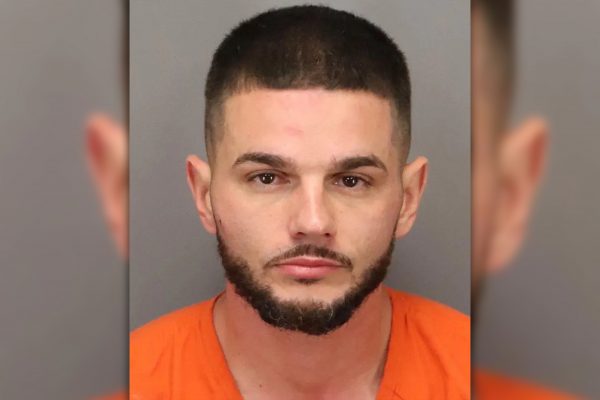 Φλόριντα: Συνευρέθηκε σεξουαλικά με σκύλο μπροστά σε περαστικούς