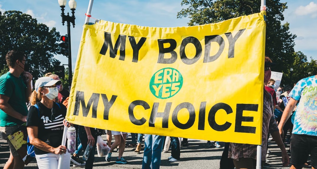 Η Ισπανία ψηφίζει φιλόδοξο νόμο για τις αμβλώσεις -Χωρίς τη συγκατάθεση γονέων άνω των 16 ετών