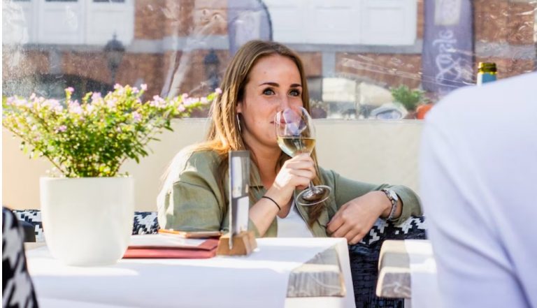 Η γυναίκα που έκανε «επιστήμη» το διαδικτυακό ραντεβού