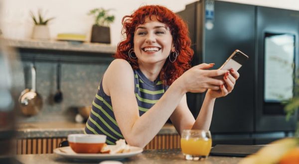 «Θέλω να βγω από το WhatsApp και να τηλεφωνήσω στους φίλους μου»