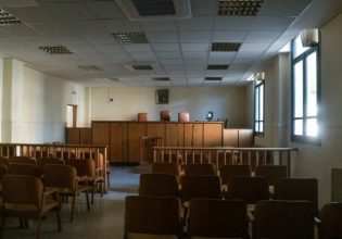 Ρέθυμνο: Σοκ στη δίκη για τους πολλαπλούς βιασμούς του 19χρονου ΑμεΑ – Ο πατέρας και 2 ιερείς στο εδώλιο