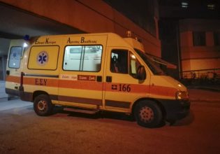 Θεσσαλονίκη: Ανεξέλεγκτο αυτοκίνητο έπεσε σε στάση και μπάρες