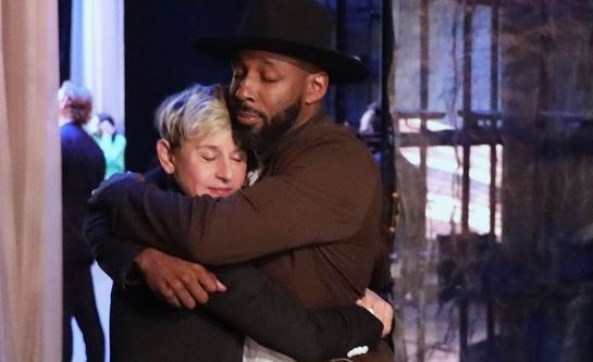 Θρήνος για την Έλεν Ντε Τζένερις: Αυτοκτόνησε στενός συνεργάτης της