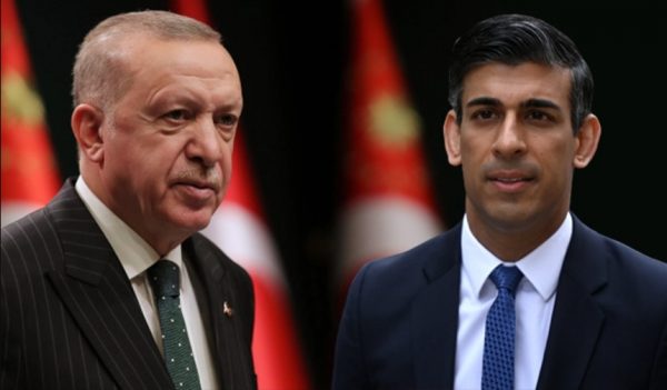 Ερντογάν: Ζήτησε από τον Σούνακ «νέα και συγκεκριμένα βήματα για τη λύση του Κυπριακού»