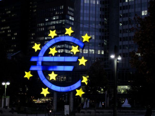Eurostat: Στο 2,3% η ανάπτυξη στην ευρωζώνη το γ’ τρίμηνο