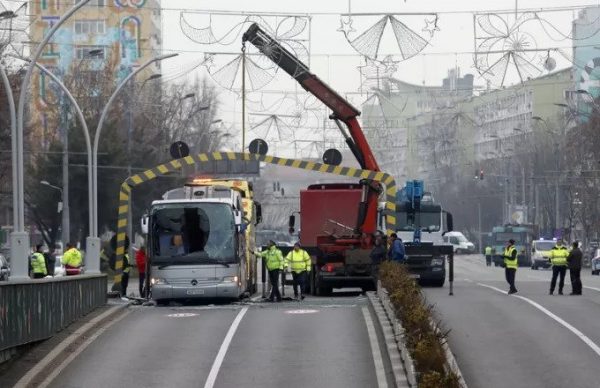 Τραγωδία στη Ρουμανία: Η στιγμή που το λεωφορείο κατευθύνεται στην κολώνα