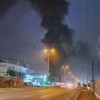 Φωτιά σε εργοστάσιο πολυεστερικών στον Ασπρόπυργο – Μήνυμα από το 112