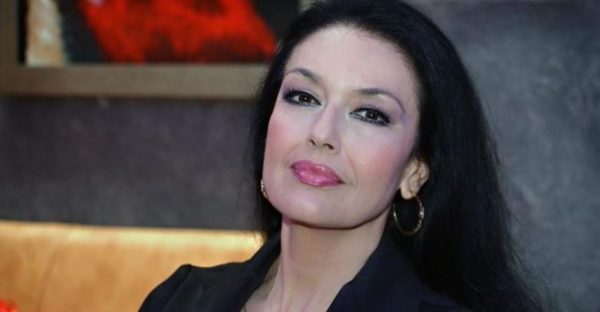 Ελένη Φιλίνη: «Έσβησαν τα φώτα, το αεροπλάνο έπεφτε και ακουγόντουσαν μόνο ουρλιαχτά»