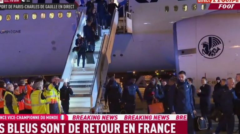 Γαλλία: Οι «μπλε» επέστρεψαν στο Παρίσι (vid)