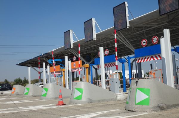 Γαλλία: Δεν θα πληρώνεις αλλά θα σε πληρώνουν – Το πρωτοποριακό πείραμα σε διόδια της Λιλ