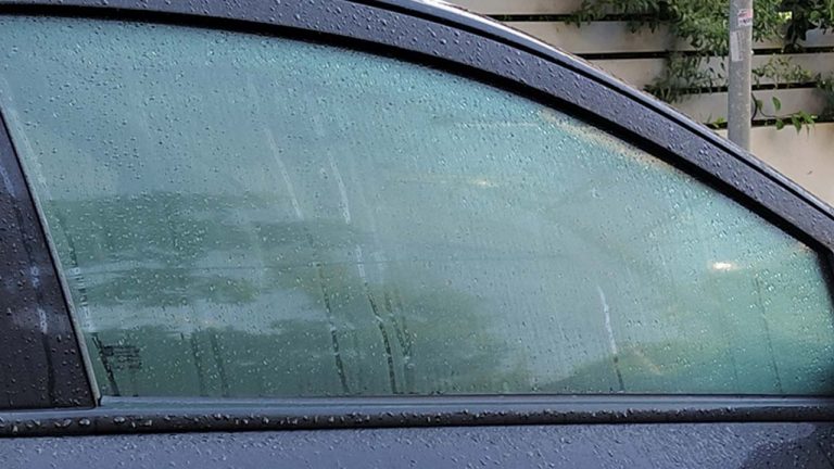 Αυτοκίνητο: Πόσο επικίνδυνη είναι η πρωινή υγρασία